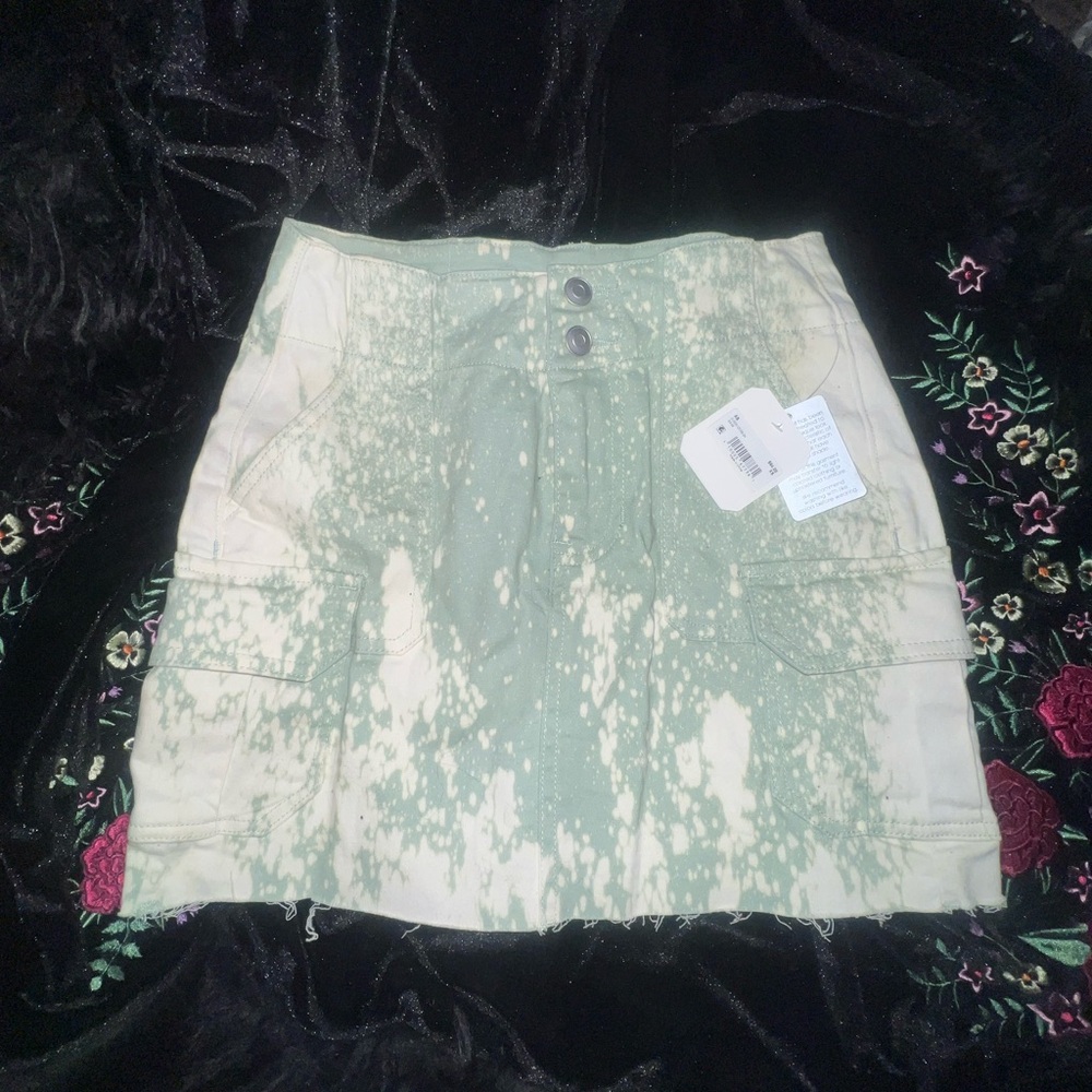NWT Unique Altar’d State Sage Stretch Mini Cargo Skirt 🍈🍃🍵